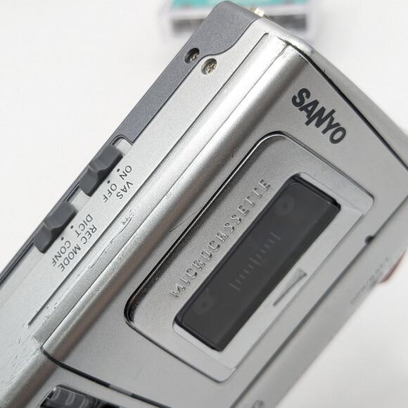 SANYO TRC-590M Microcassette Voice Activated Recorder Dictaphone w/Tapes TESTED - Picture 2 of 11